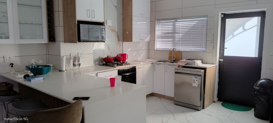 To Let 3 Bedroom Property for Rent in Fountains Estate Eastern Cape